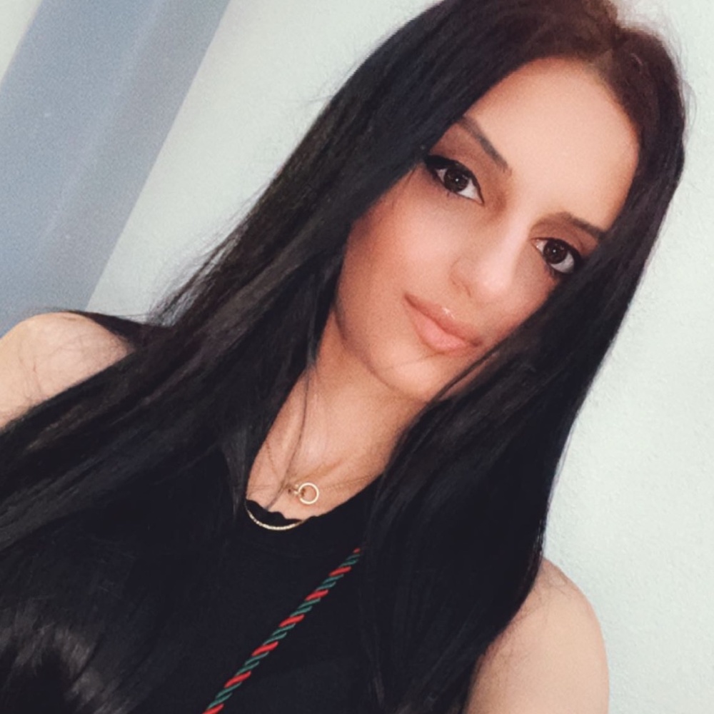 Meet your Posher, Agnes